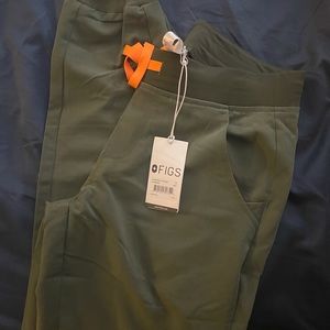 BNWT SMALL ZAMORA JOGGERS MOSS
